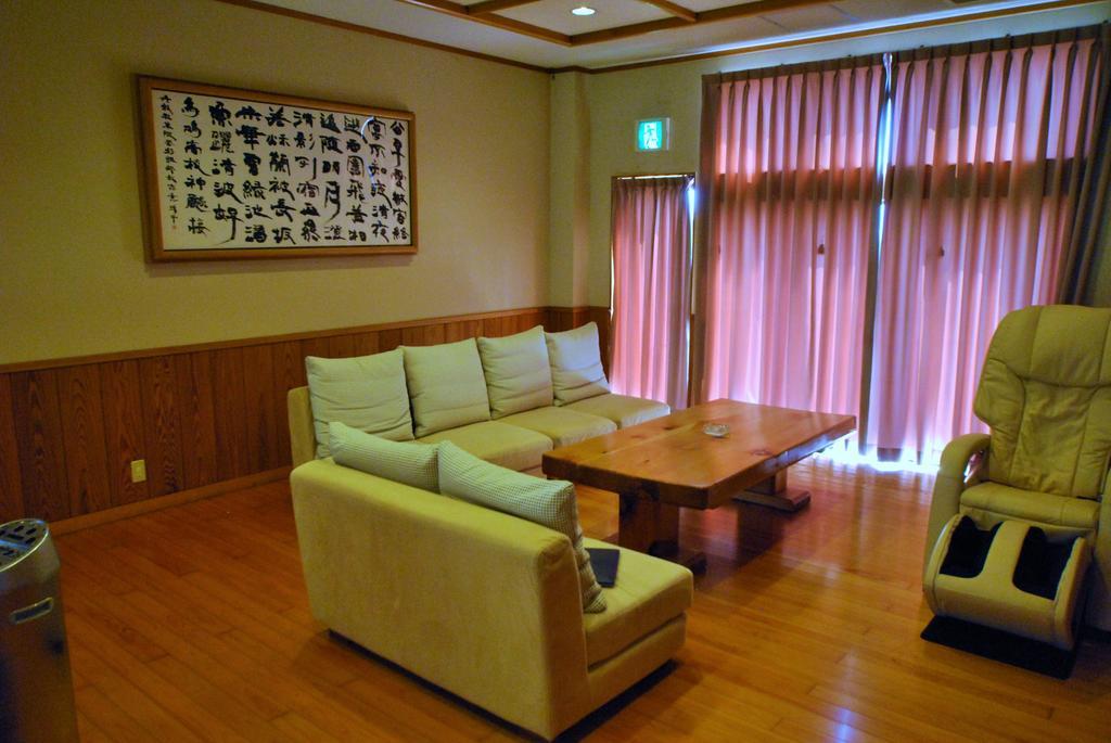Shokinkan Uki Ngoại thất bức ảnh